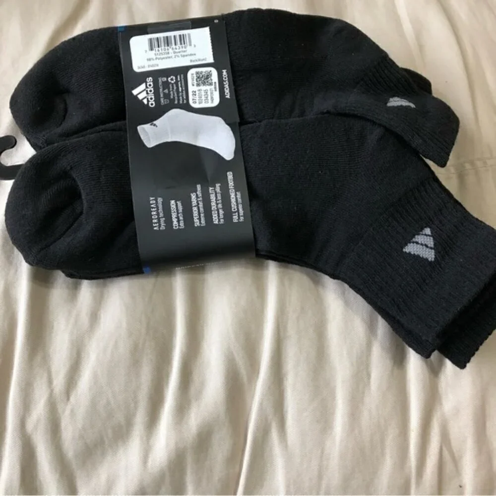Black Adidas Men's Athletic Cushioned Quarter Socks size large ( shoe size 6-12)